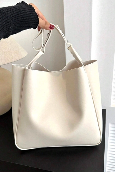 Simple Trendy Vegan Leather Shoulder Bag